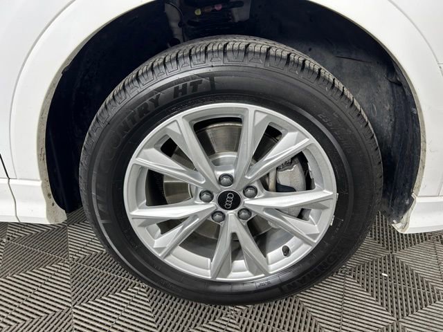 Used 2025 Audi Q3 2.0T Premium AWD/4WD image 7
