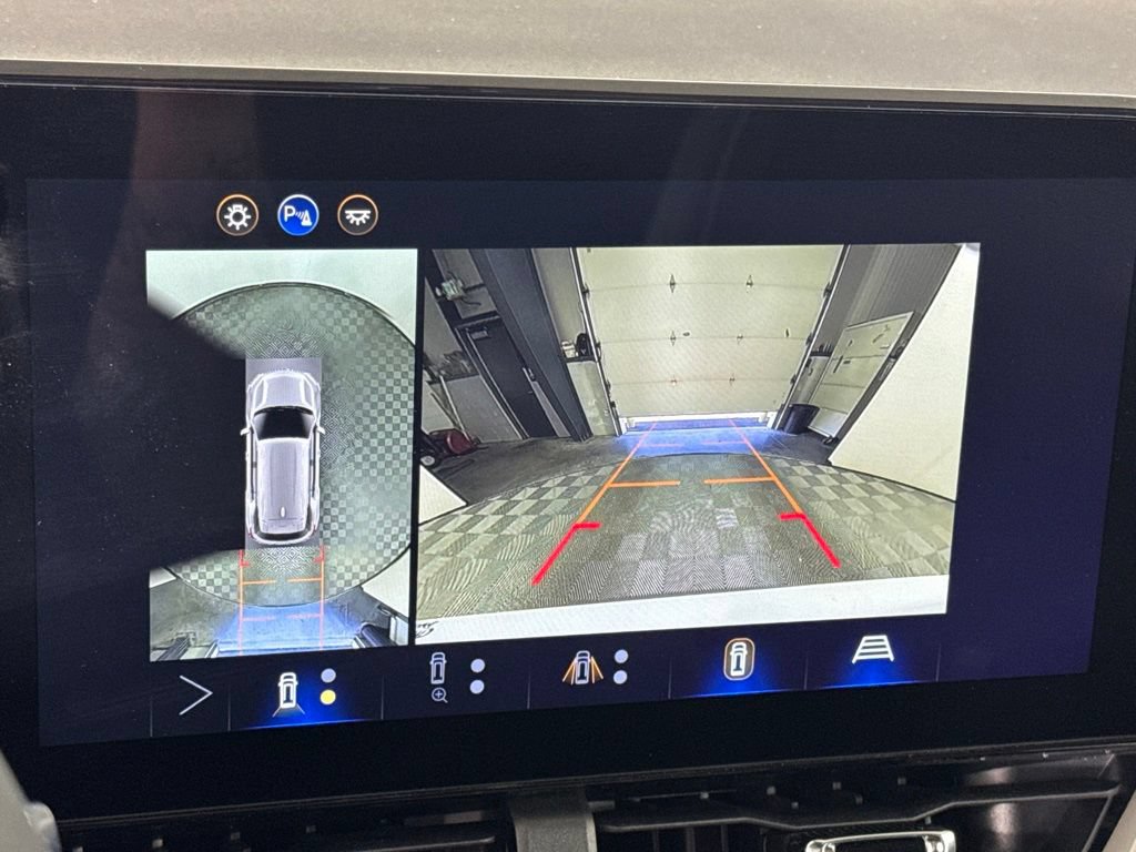 New 2026 Chevrolet Equinox LT w/ Convenience Package II AWD/4WD image 15
