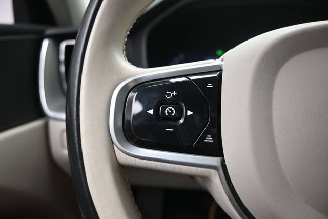 Used 2023 Volvo XC60 B5 Core w/ Climate Package FWD image 14