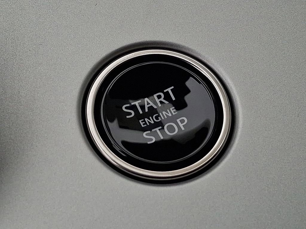 New 2026 Land Rover Range Rover SE image 11