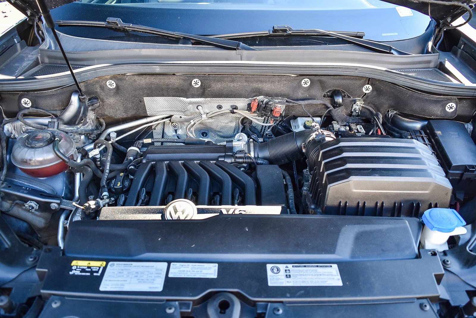 Used 2020 Volkswagen Atlas Cross Sport SEL image 28