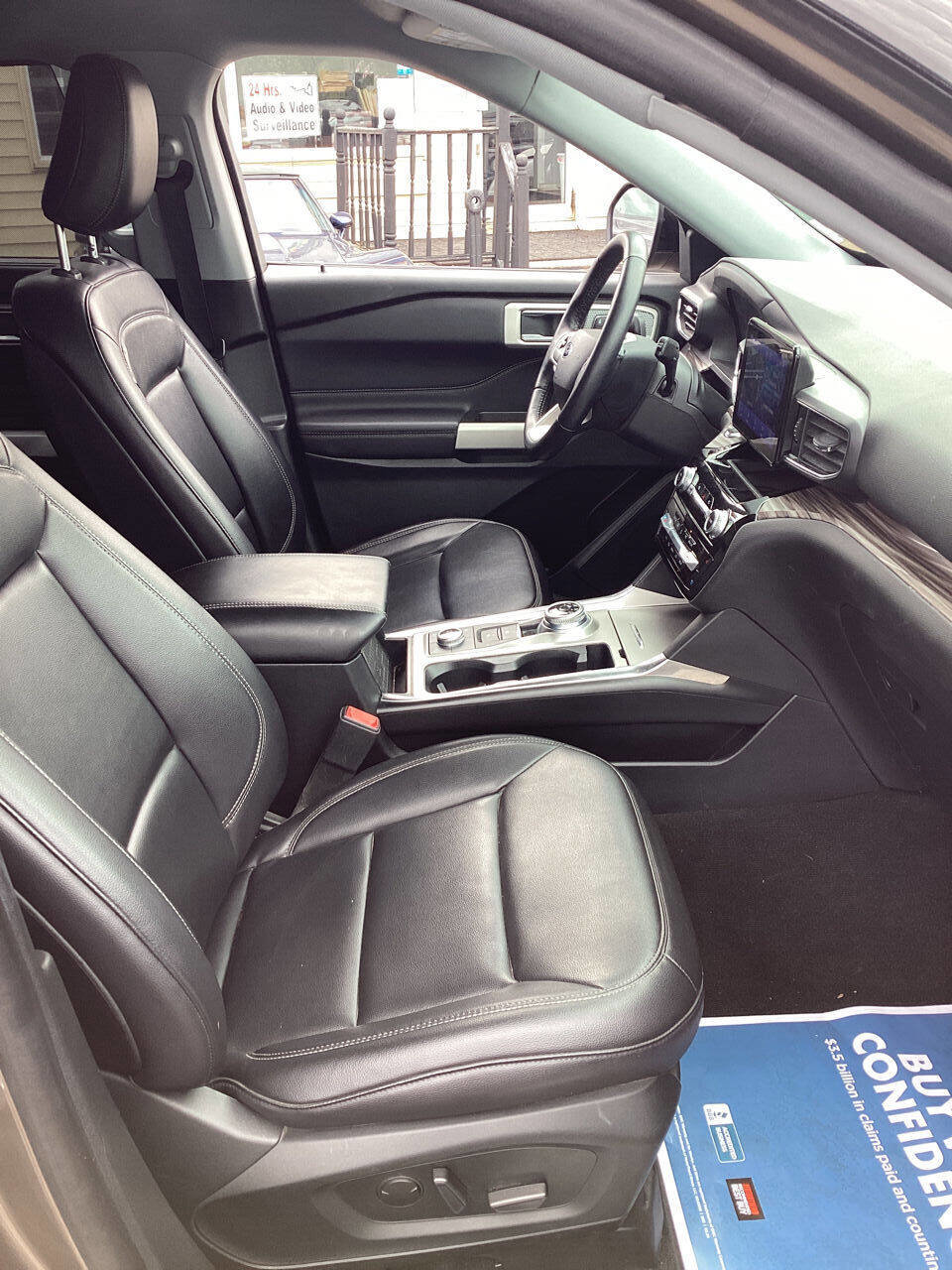 Used 2021 Ford Explorer Limited w/ Equipment Group 301A image 11