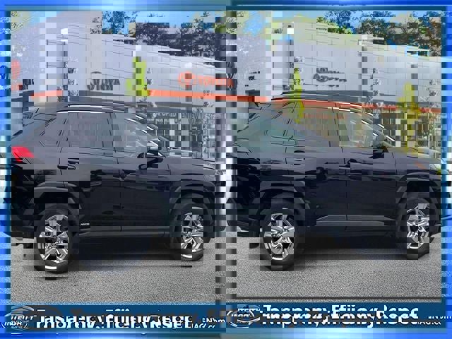 Certified 2023 Toyota RAV4 XLE w/ Convenience Package AWD/4WD image 5
