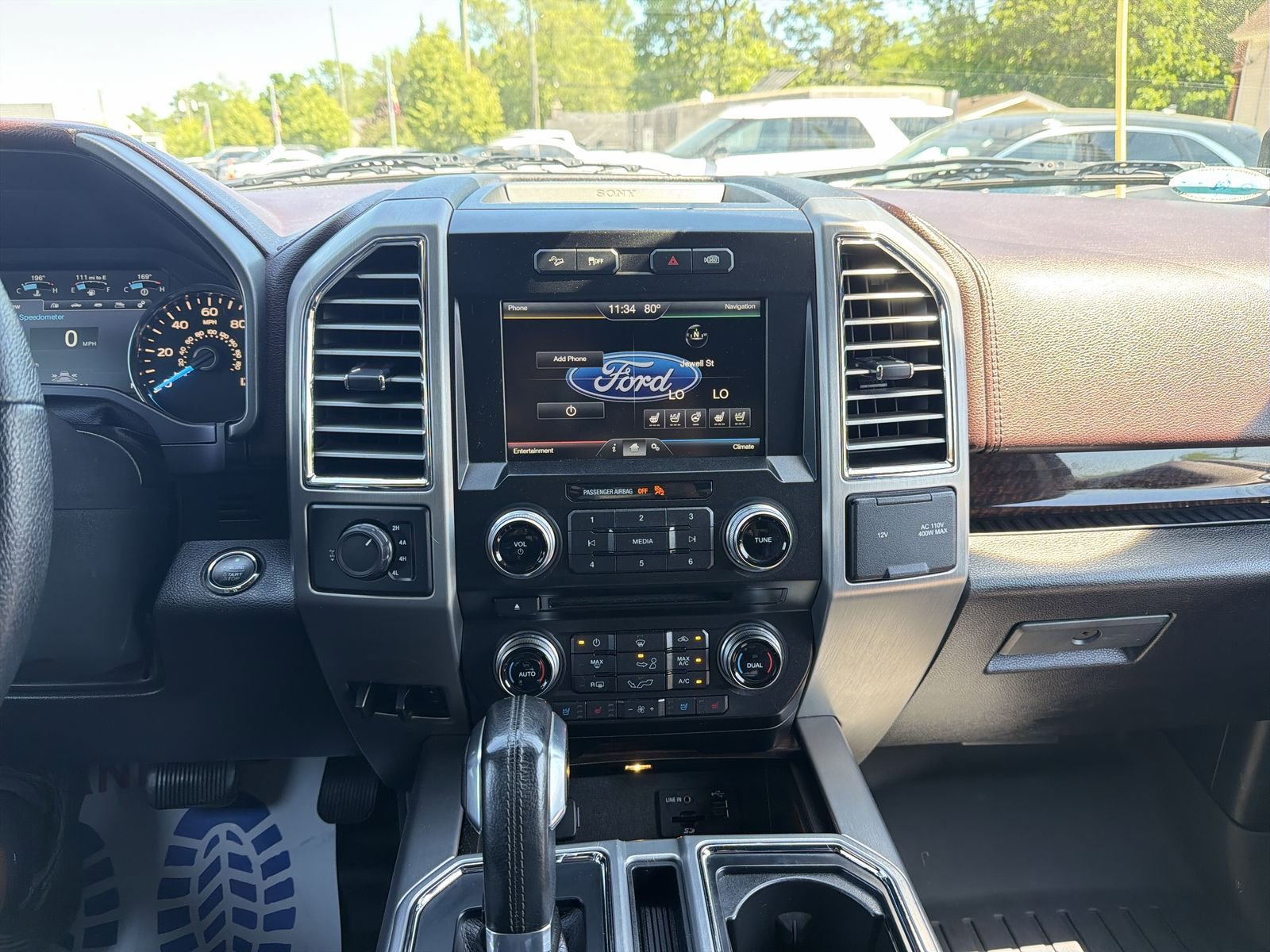 Used 2015 Ford F150 Platinum w/ Equipment Group 701A Luxury AWD/4WD image 37