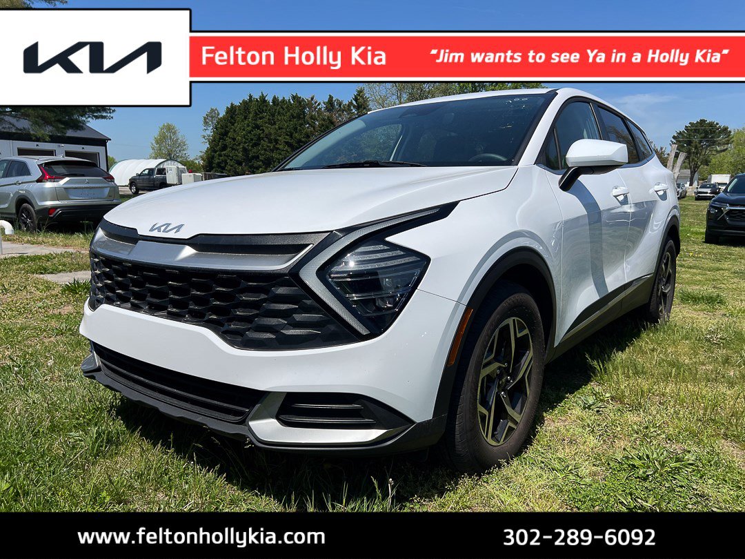 Used 2025 Kia Sportage LX FWD image 1