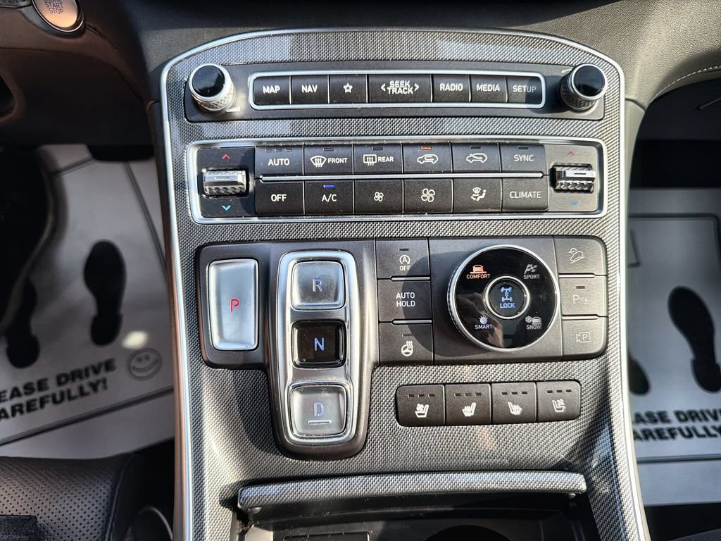 Used 2021 Hyundai Santa Fe Limited AWD/4WD image 17