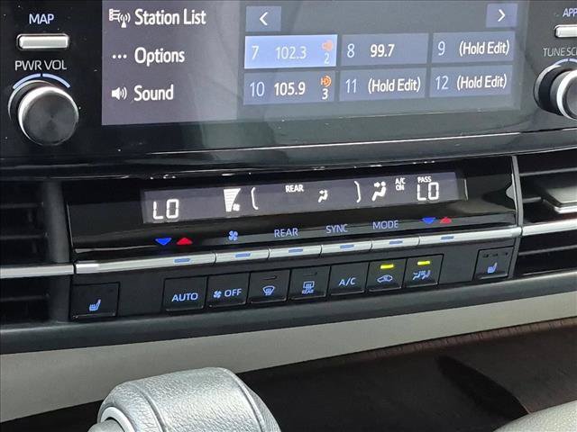 Used 2024 Toyota Sienna XLE FWD image 24
