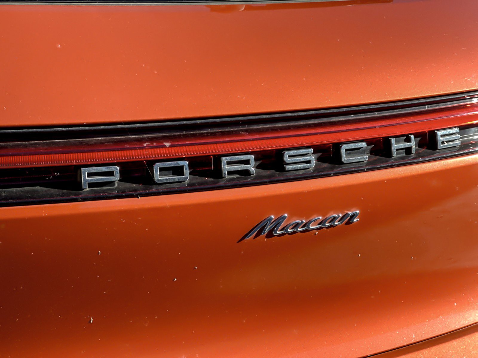 Used 2022 Porsche Macan w/ Premium Package Plus image 27