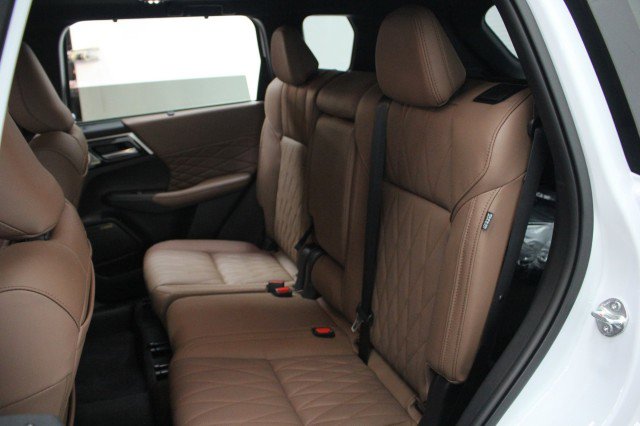 New 2026 Mitsubishi Outlander SEL image 25