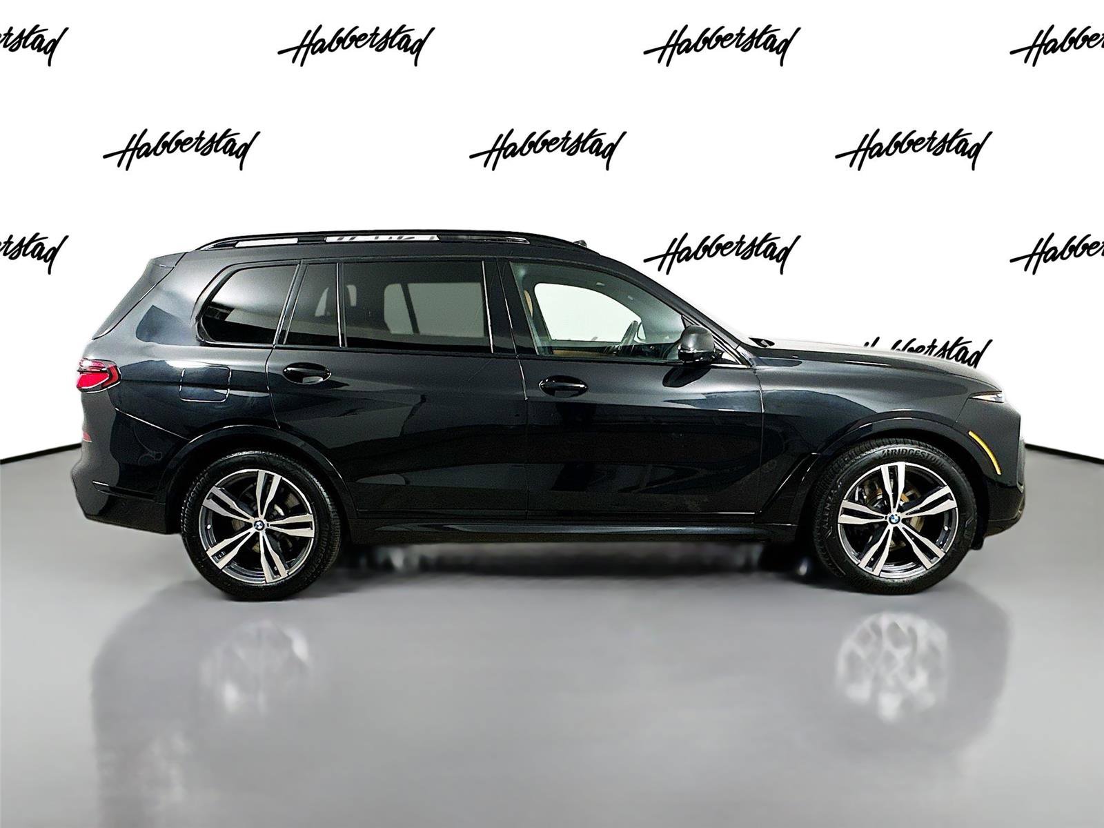 Used 2023 BMW X7 xDrive40i w/ M Sport Package image 4