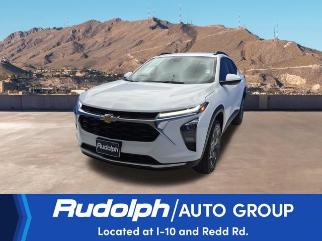 Used 2025 Chevrolet Trax LT FWD image 1