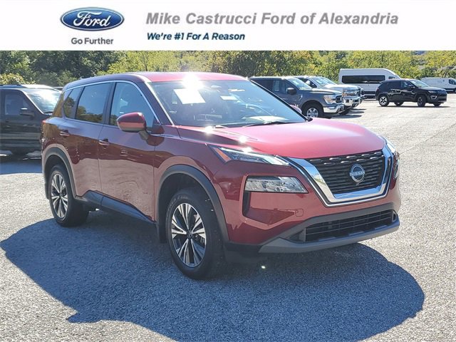 Used 2023 Nissan Rogue SV image 1