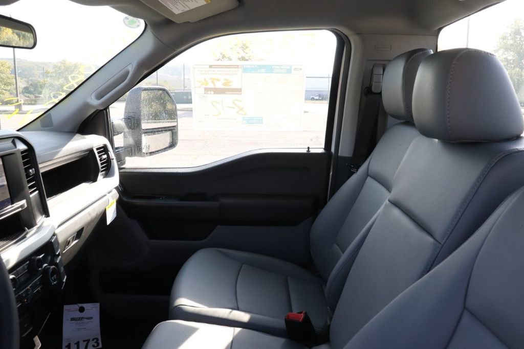 New 2025 Ford F550 4x4 Regular Cab Super Duty image 10