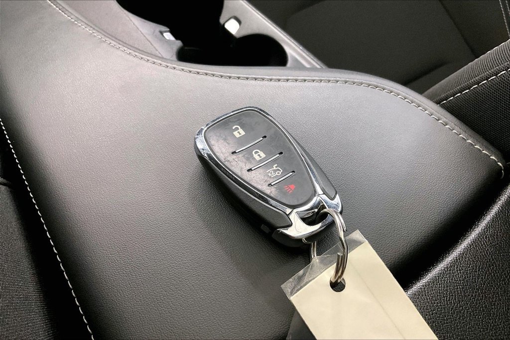 Used 2021 Chevrolet Camaro LT RWD image 13