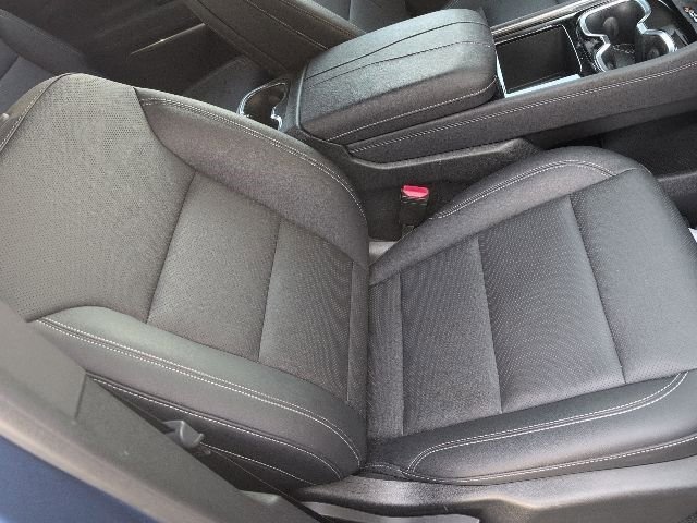 Used 2025 Chevrolet Traverse LT image 11