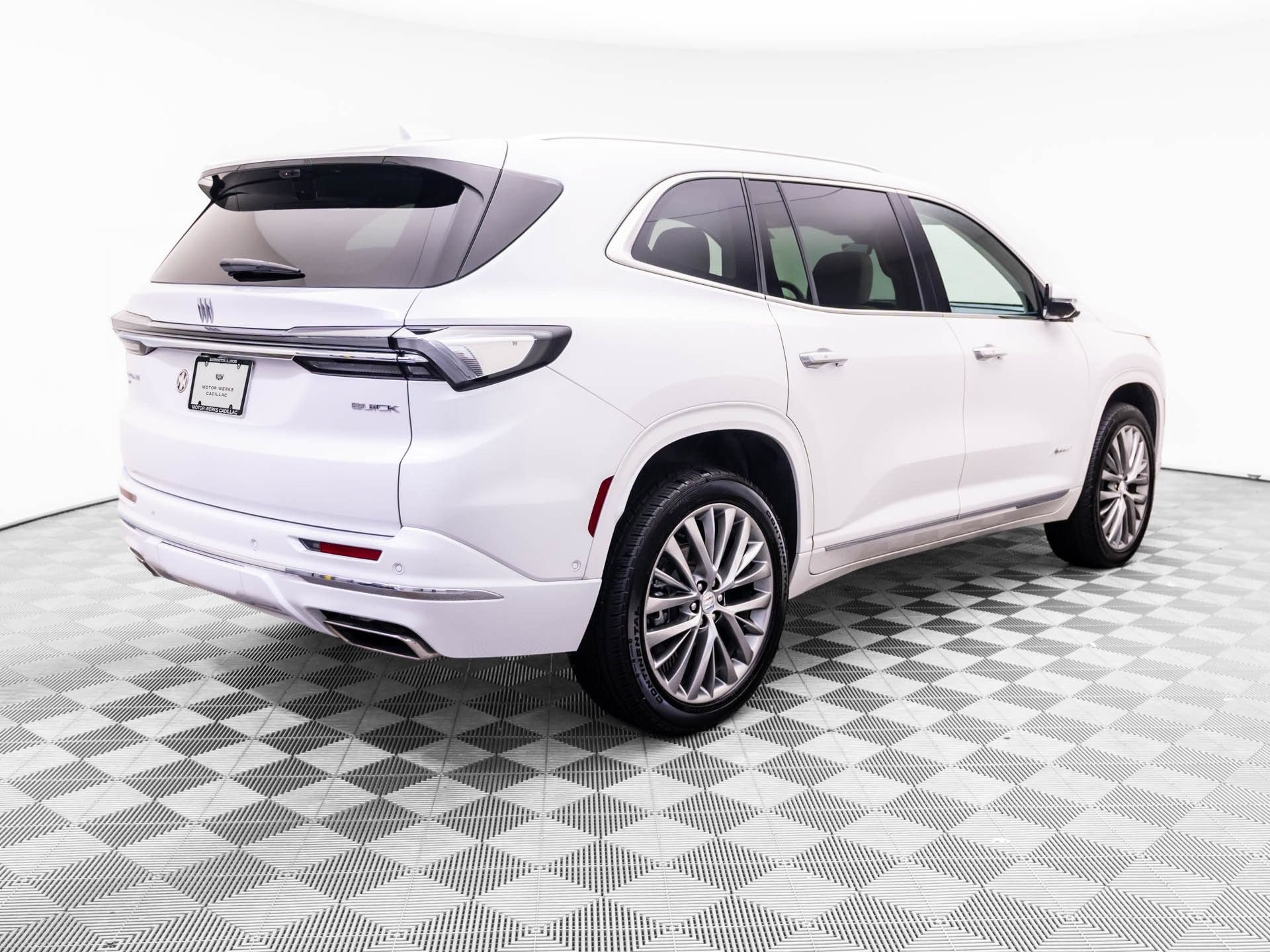 Used 2025 Buick Enclave Avenir w/ Super Cruise Package AWD/4WD image 5
