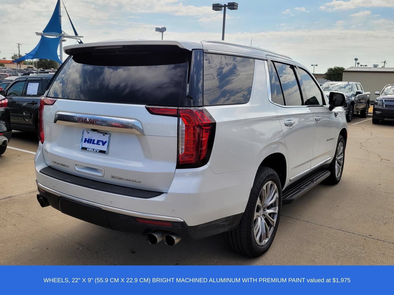 Used 2021 GMC Yukon Denali AWD/4WD image 4