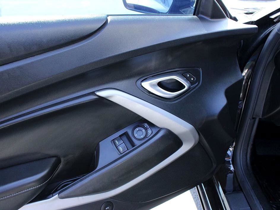 Used 2018 Chevrolet Camaro SS image 13