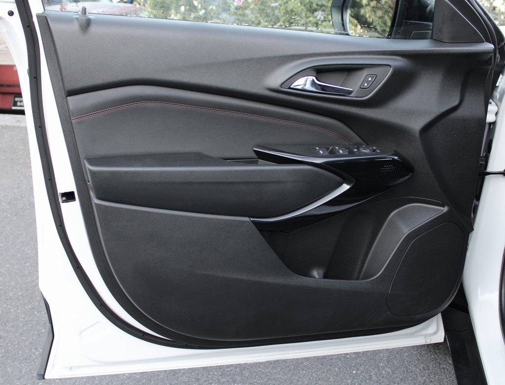 Used 2024 Chevrolet Trax RS w/ Driver Confidence Package image 16