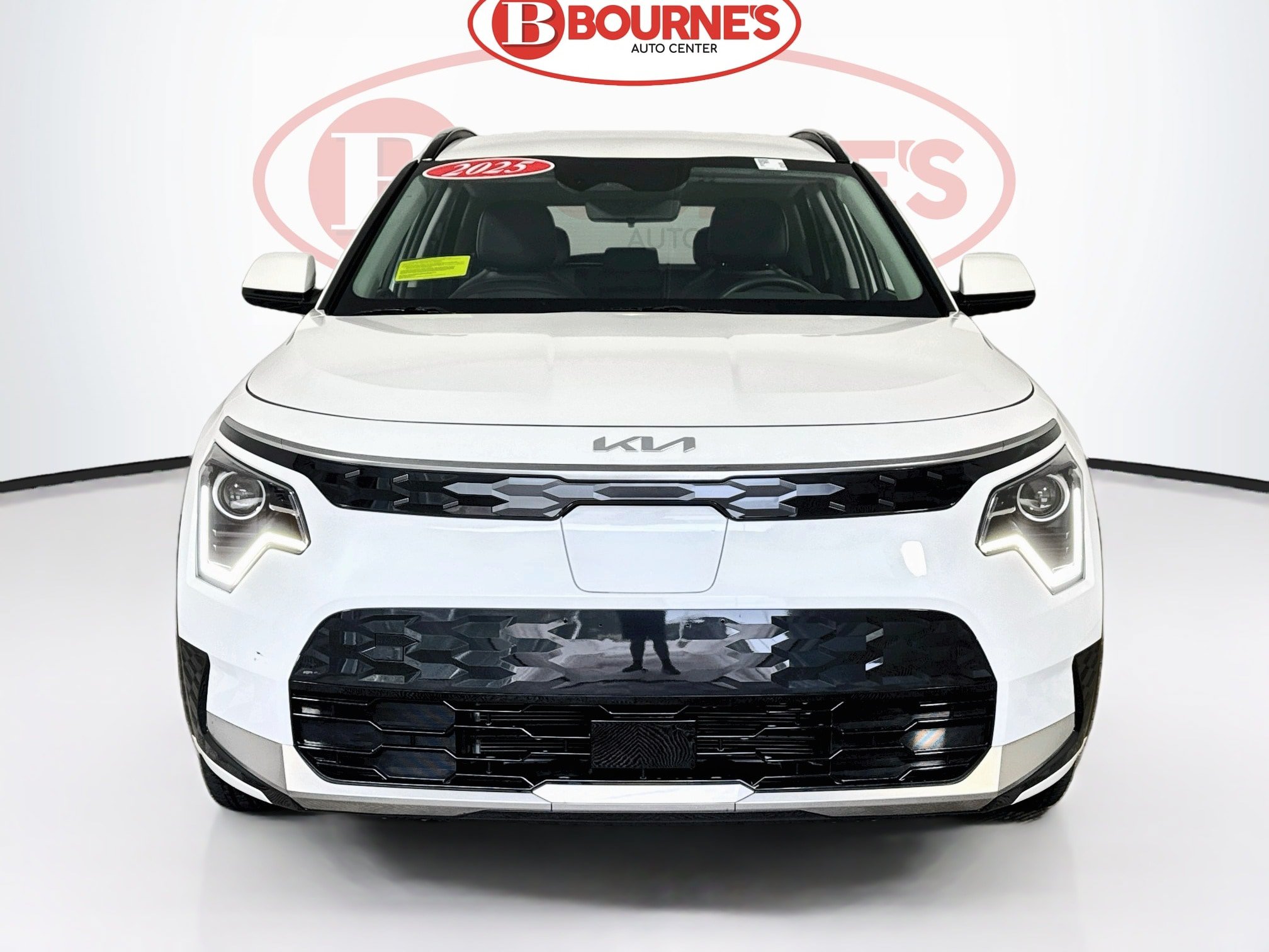 Used 2025 Kia Niro Wind w/ Wind Preserve Package FWD image 5