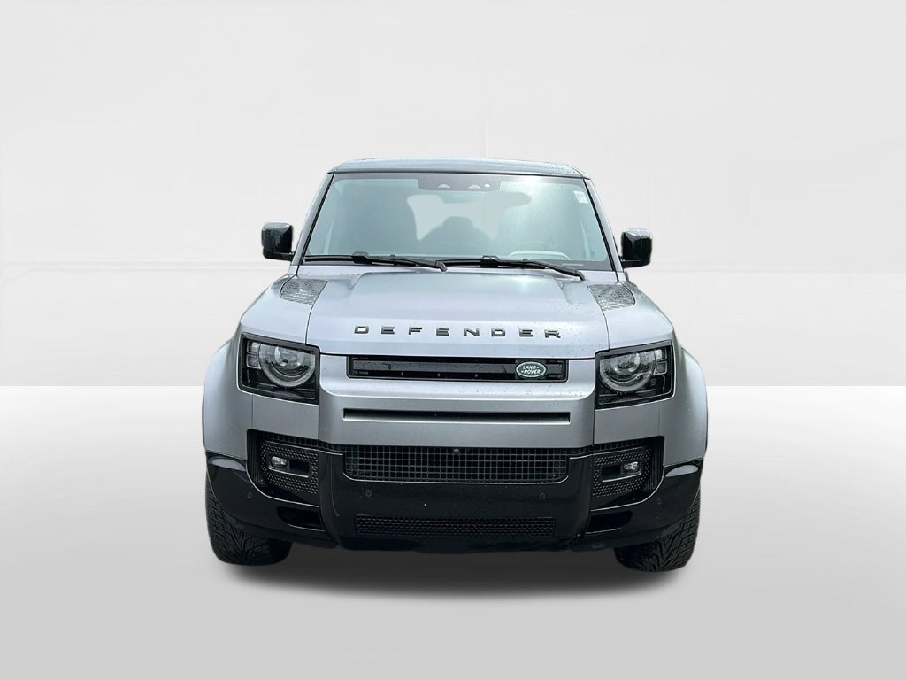 Certified 2024 Land Rover Defender 110 X-Dynamic SE AWD/4WD image 3