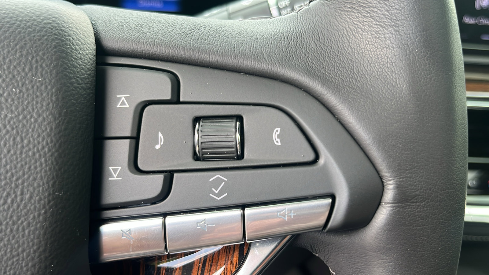 New 2024 Cadillac Escalade Premium Luxury image 38