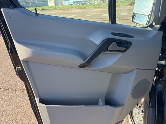 Used 2016 Mercedes-Benz Sprinter 2500 image 7