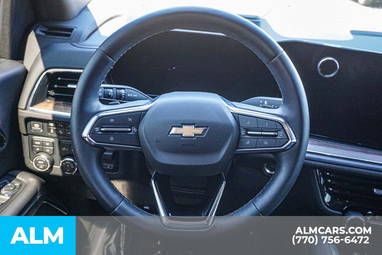 Used 2025 Chevrolet Suburban High Country AWD/4WD image 31