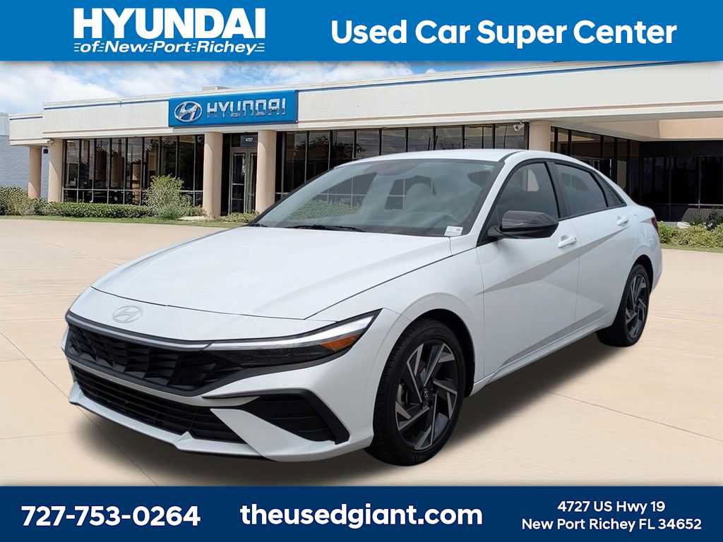 Certified 2025 Hyundai Elantra Sport FWD image 1