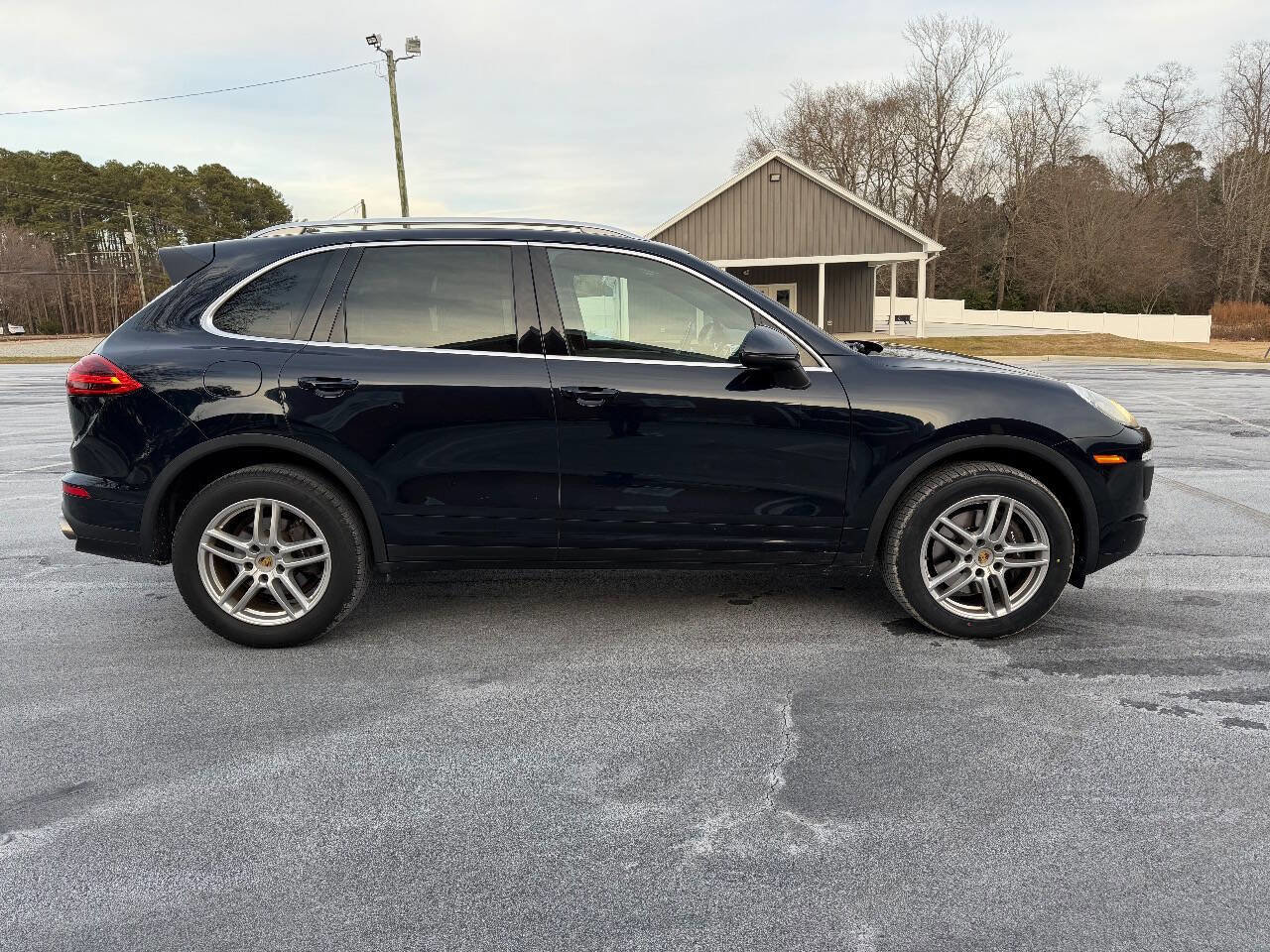 Used 2016 Porsche Cayenne Base AWD 4dr SUV image 9