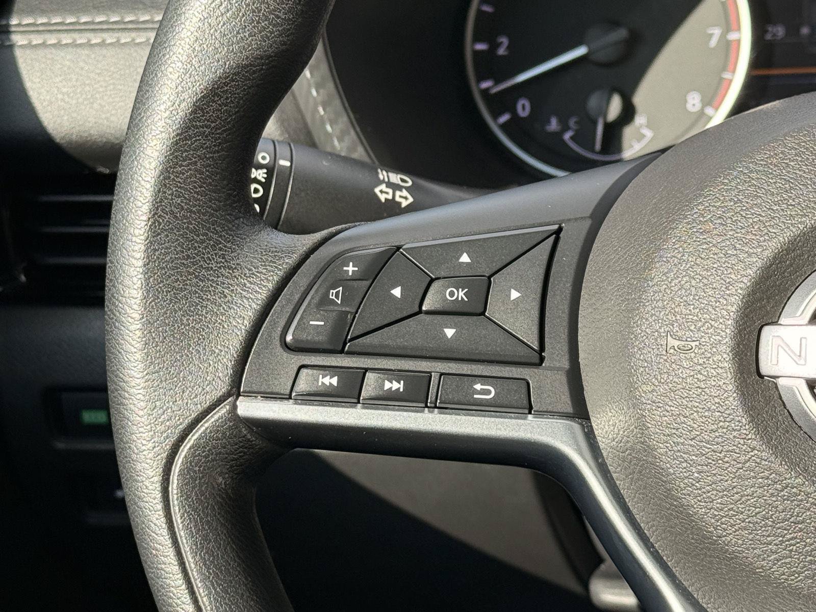 Used 2024 Nissan Sentra SV FWD image 22