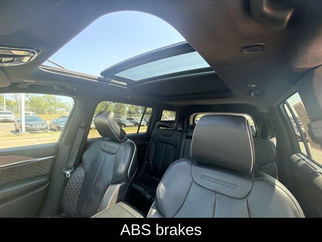 Used 2021 Jeep Grand Cherokee L Summit w/ Luxury Tech Group V AWD/4WD image 30