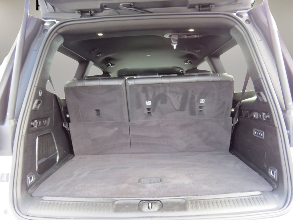 Used 2024 Jeep Wagoneer Series II w/ Flexible Seating Group RWD image 15