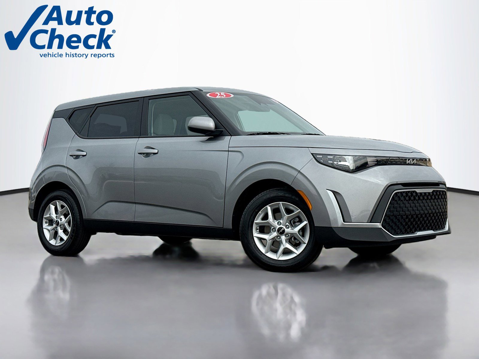 Used 2025 Kia Soul LX image 1