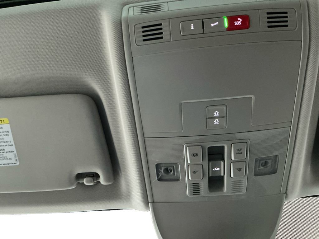 New 2025 Volkswagen Taos SEL image 23