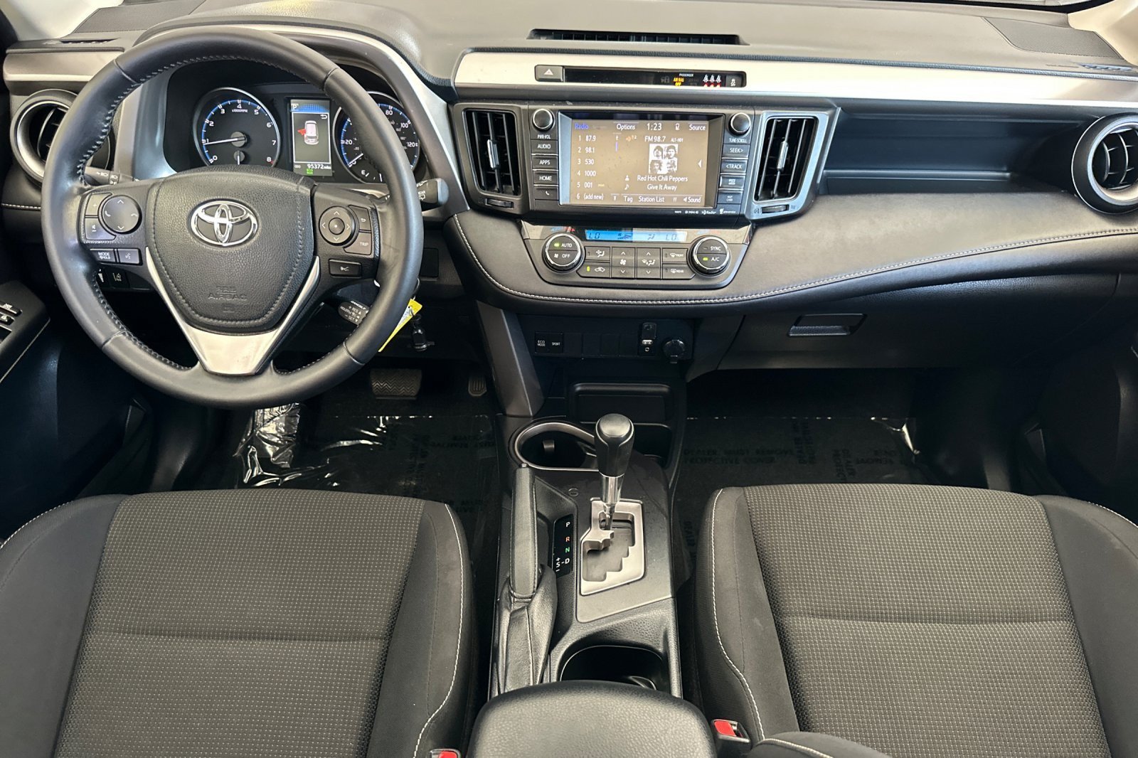 Certified 2017 Toyota RAV4 XLE w/ Carpet Mat Package FWD image 12