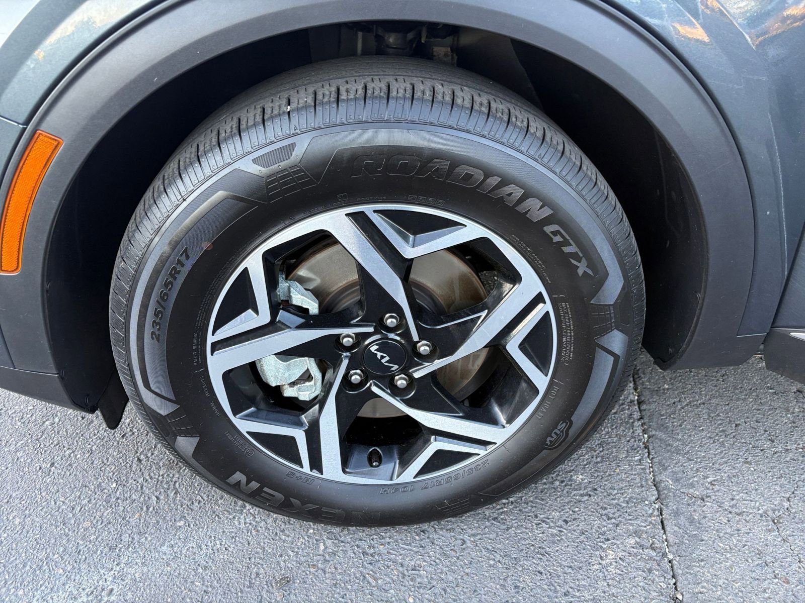 Used 2025 Kia Sportage LX image 29