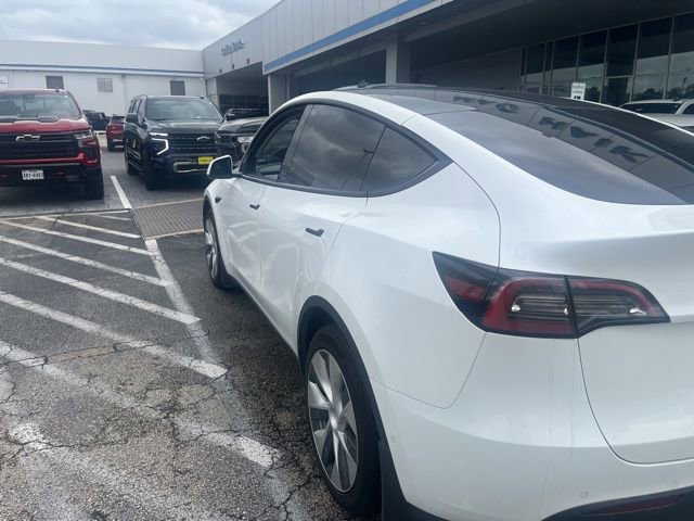 Used 2021 Tesla Model Y Long Range image 3