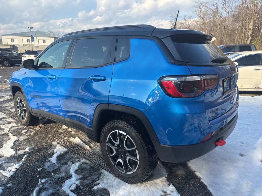 Used 2025 Jeep Compass Trailhawk image 7