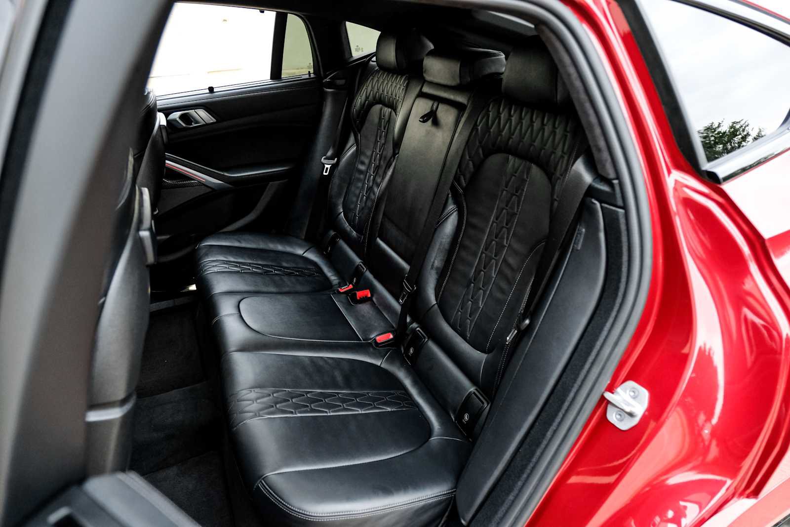 Used 2021 BMW X6 M50i w/ Executive Package image 39