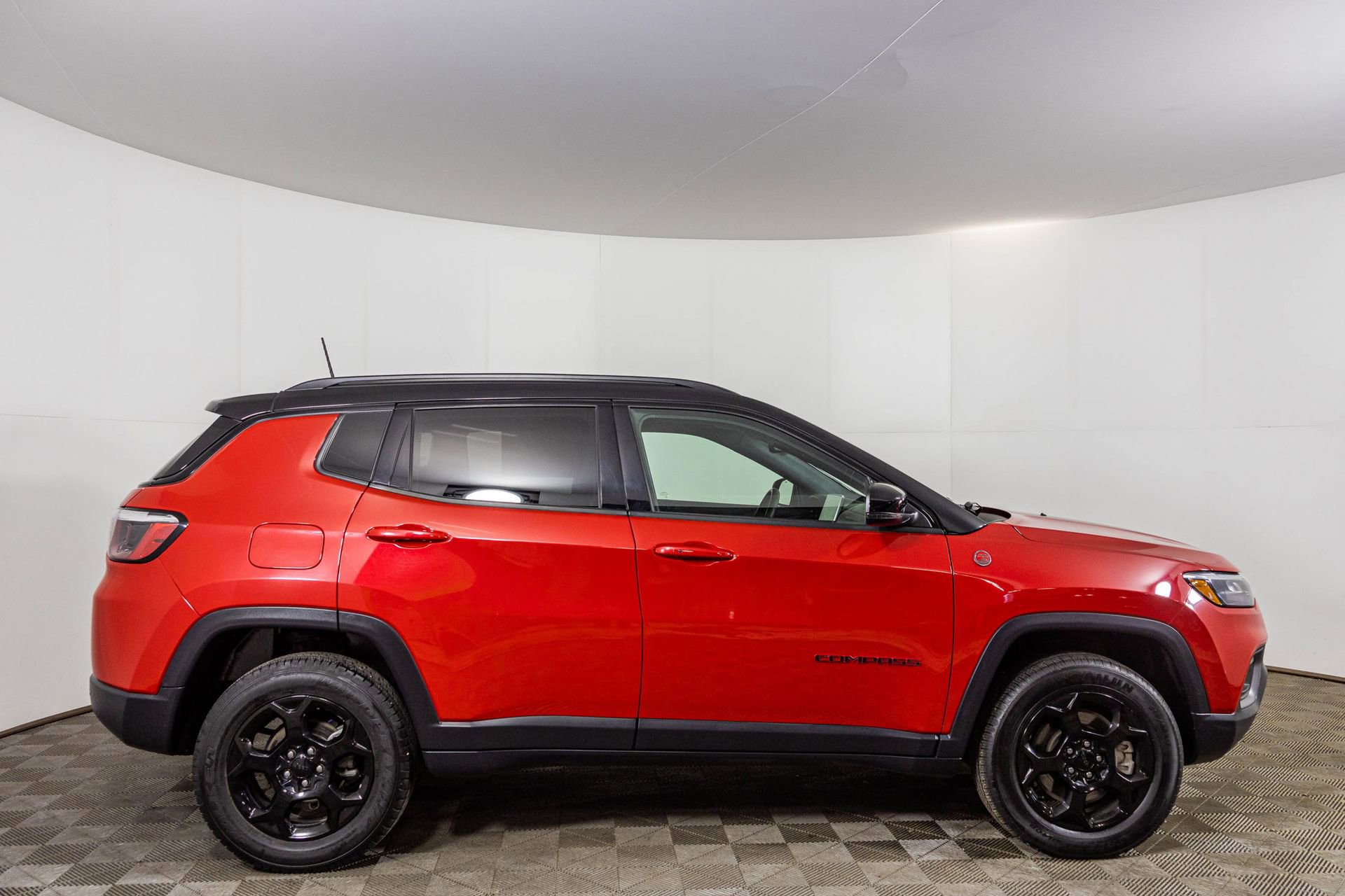 Used 2023 Jeep Compass Trailhawk image 11