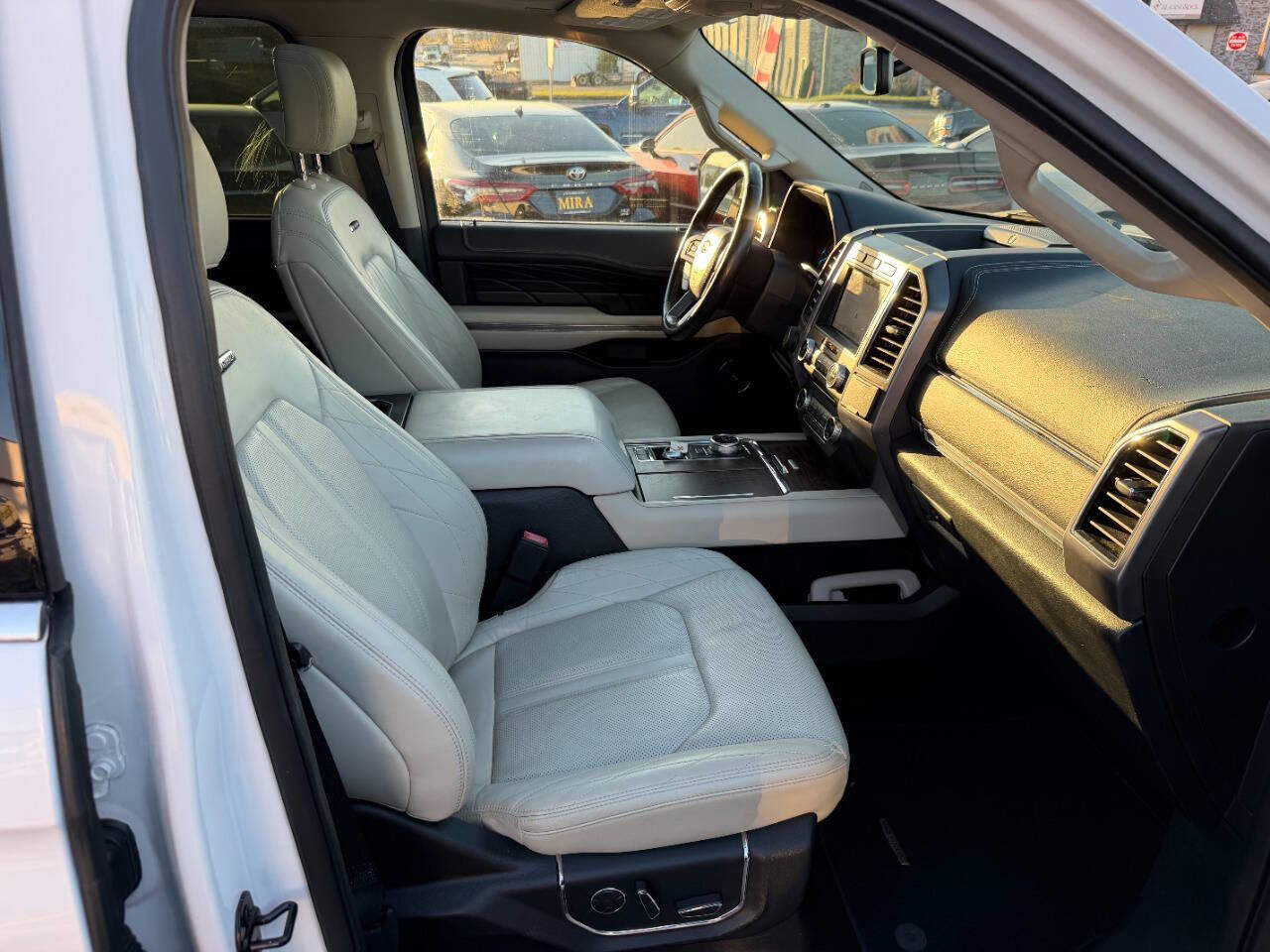 Used 2018 Ford Expedition Platinum image 30