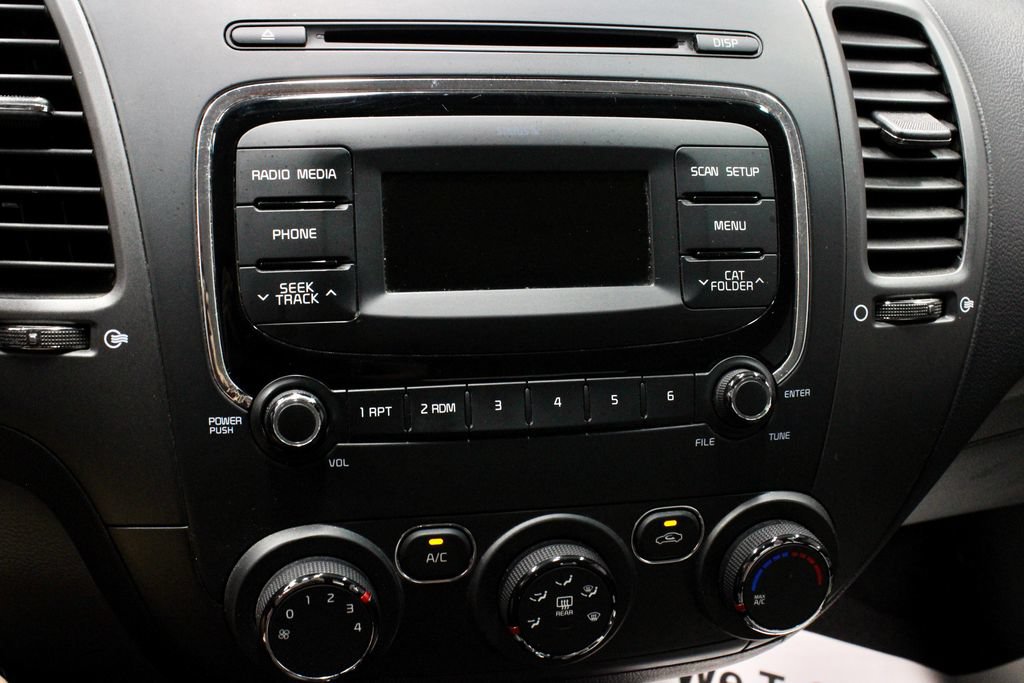 Used 2017 Kia Forte LX FWD image 2