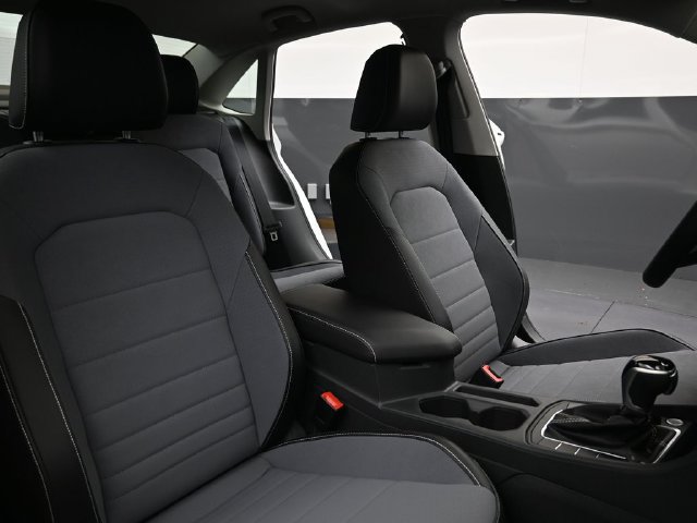 Used 2026 Volkswagen Jetta SE FWD image 13