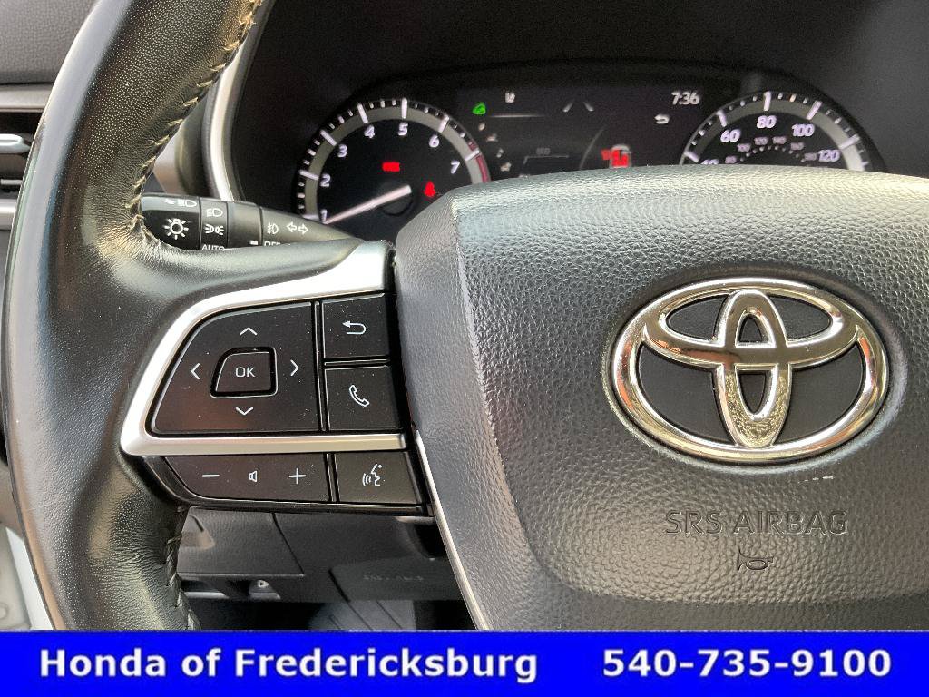 Used 2021 Toyota Highlander XLE AWD/4WD image 28