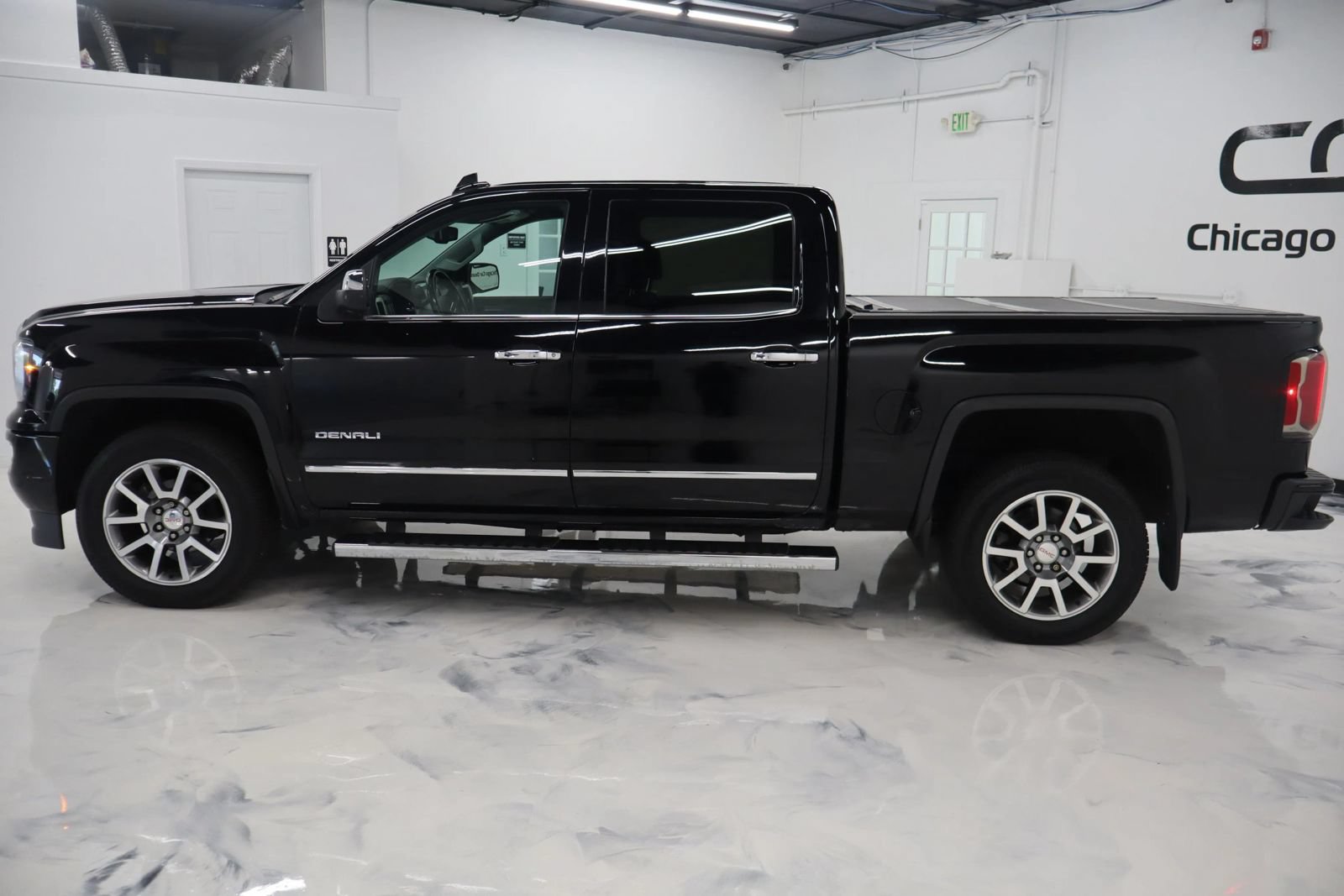 Used 2016 GMC Sierra 1500 Denali w/ Enhanced Driver Alert Package AWD/4WD image 5