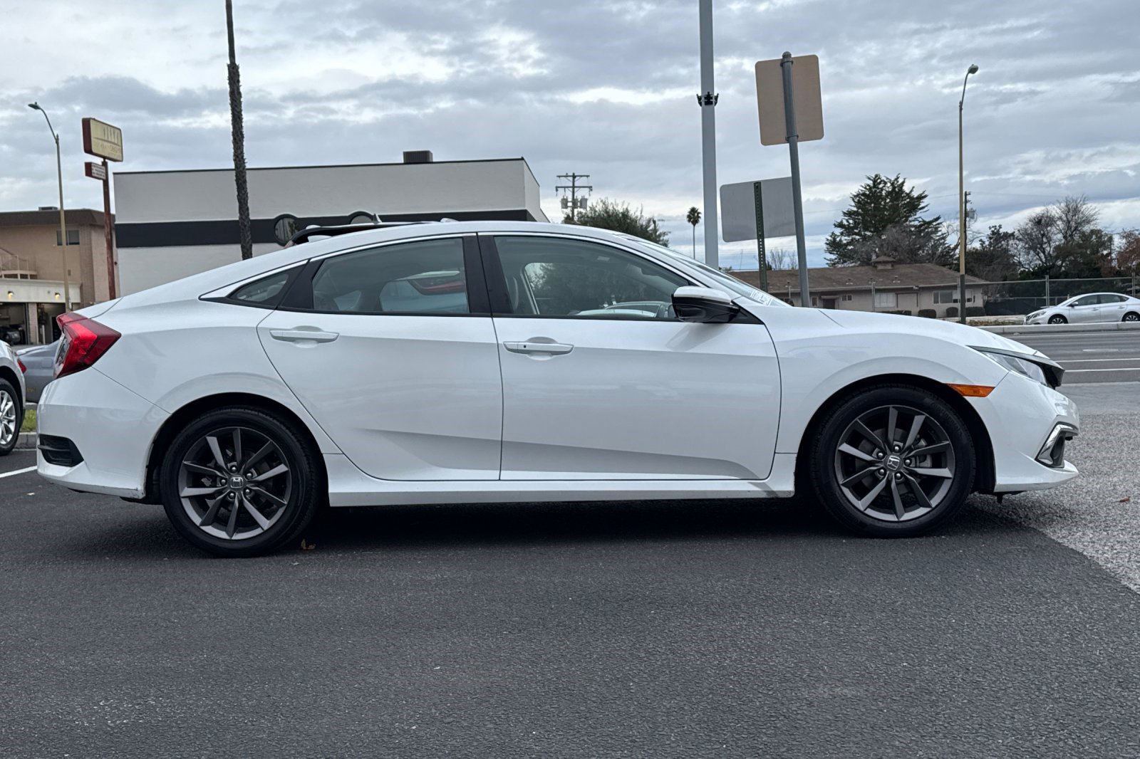 Used 2020 Honda Civic EX-L image 7