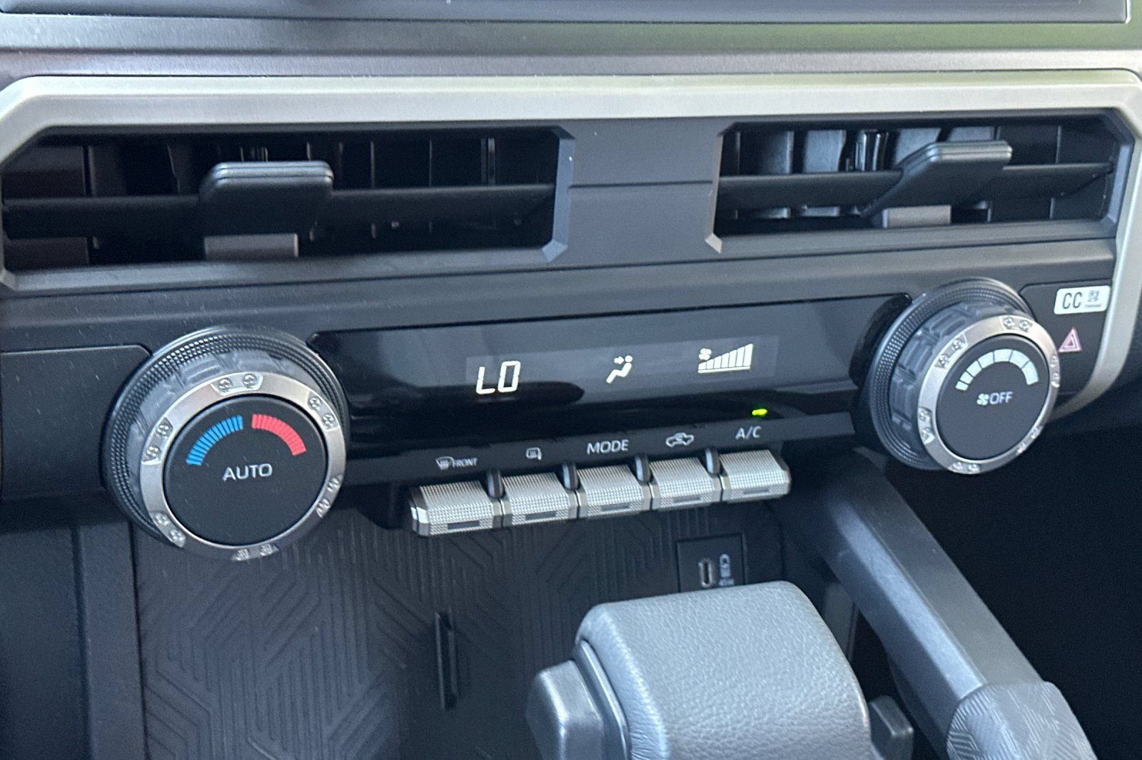 Used 2025 Toyota Tacoma TRD Sport AWD/4WD image 20