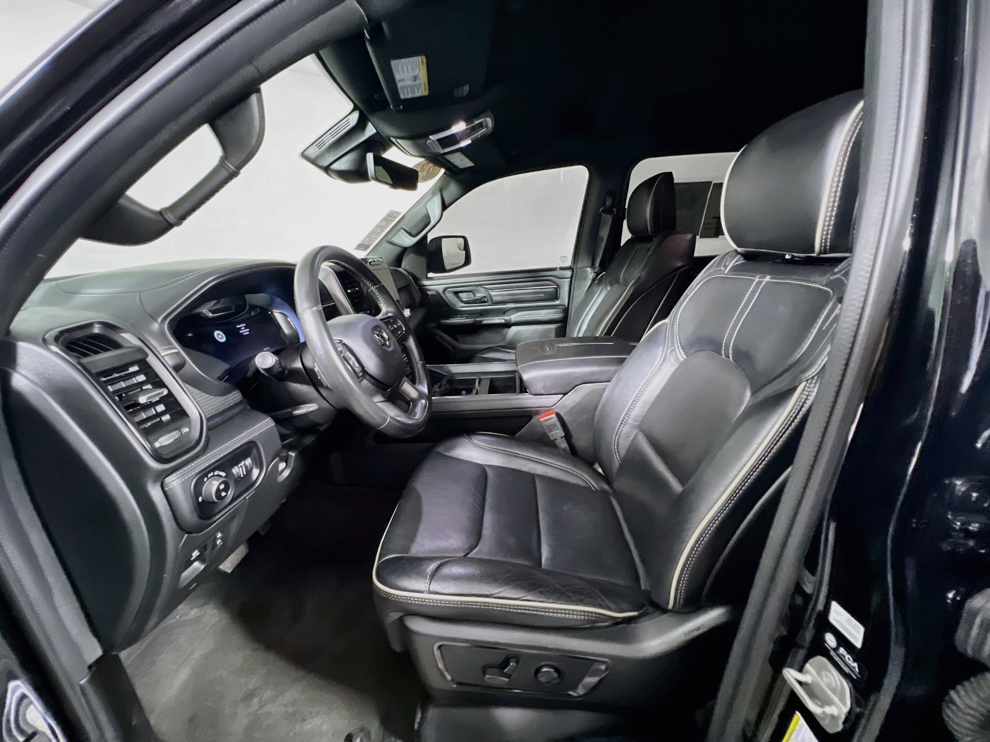 Used 2023 RAM 1500 Limited AWD/4WD image 14