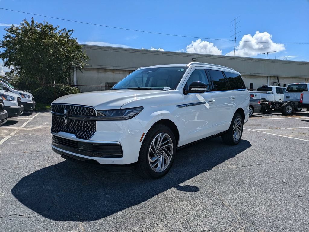 Certified 2026 Lincoln Navigator Reserve AWD/4WD image 9